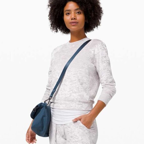 Lululemon | Down Crew *Crushed Velvet Size 6 (check measurements) - Picture 5 of 8